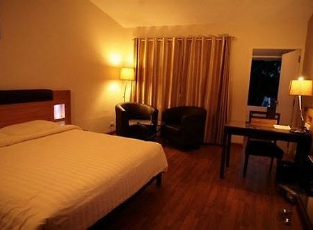 Deccan Plaza Hotel - Utakamand Zewnętrze zdjęcie