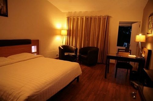 Deccan Plaza Hotel - Utakamand Zewnętrze zdjęcie